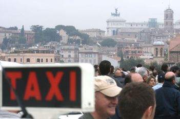 normal_taxi-roma.jpg